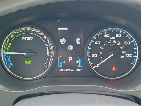 Used 2018 Mitsubishi Outlander SEL image 23