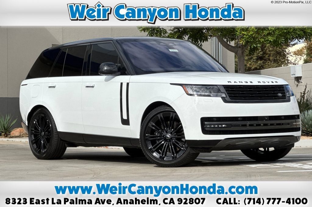 Used 2023 Land Rover Range Rover SE AWD/4WD image 1