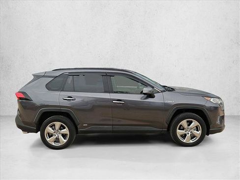 Used 2020 Toyota RAV4 Limited AWD/4WD image 4