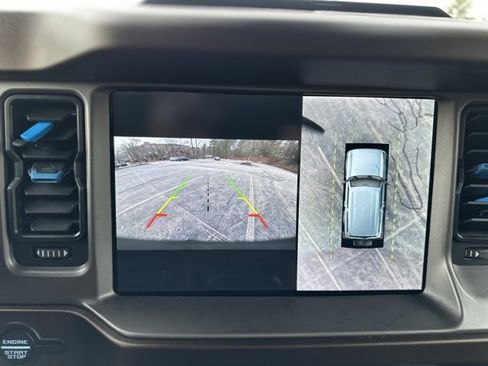 Used 2022 Ford Bronco Outer Banks image 11