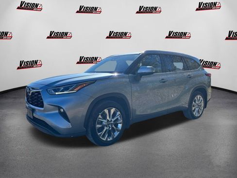 Used 2021 Toyota Highlander Limited image 1