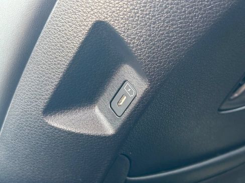 Used 2025 Kia Carnival LXS FWD image 24