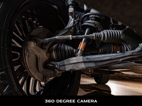 Used 2025 GMC Yukon Denali w/ Denali Reserve Package image 13