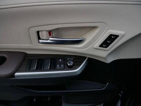 Certified 2022 Toyota Sienna Platinum AWD/4WD image 16