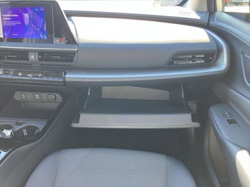 Certified 2025 Toyota Prius LE image 15