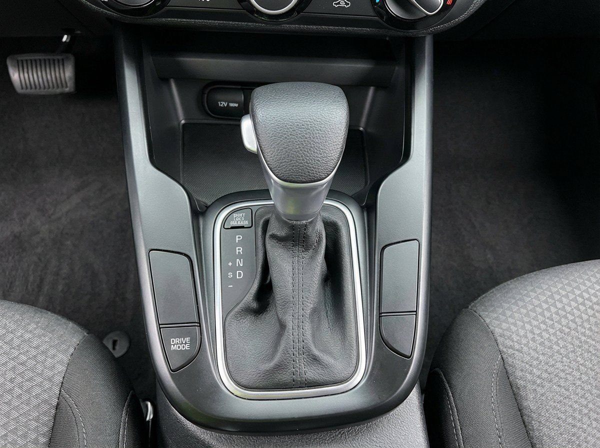 Used 2025 Kia Soul LX w/ LX Technology Package FWD image 19