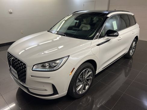 New 2026 Lincoln Corsair Grand Touring image 3