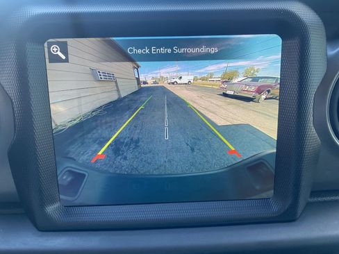 Used 2022 Jeep Gladiator Sport image 12