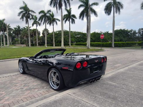 Used 2006 Chevrolet Corvette Convertible w/ Preferred Equipment Group RWD image 17