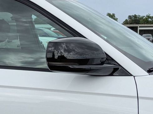 Used 2025 Jeep Grand Cherokee L Laredo RWD image 12