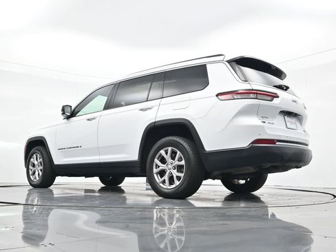 Used 2022 Jeep Grand Cherokee L Limited w/ Luxury Tech Group II image 38