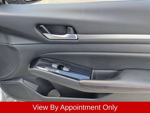 Used 2025 Nissan Altima 2.5 SR FWD image 32