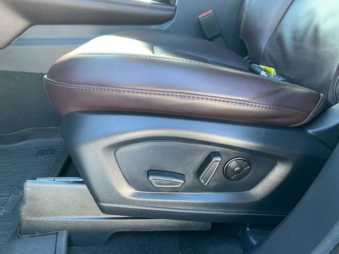 Used 2025 Ford Explorer Platinum image 41