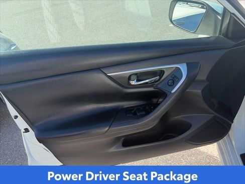 Used 2017 Nissan Altima 2.5 S w/ Power Driver Seat Package FWD image 12