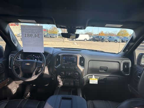 Used 2019 Chevrolet Silverado 1500 High Country w/ Technology Package image 11