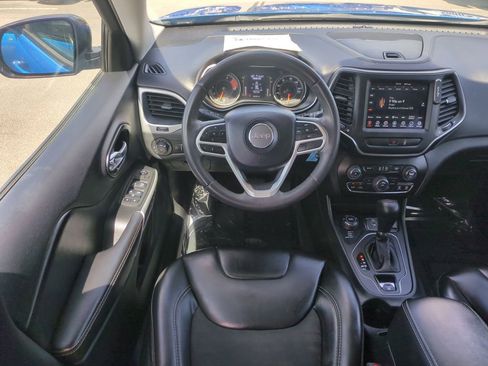 Used 2022 Jeep Cherokee Latitude AWD/4WD image 17