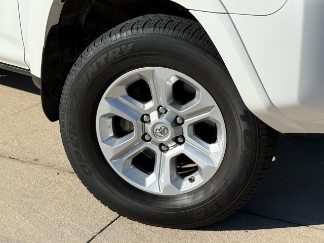 Used 2021 Toyota 4Runner SR5 AWD/4WD image 2