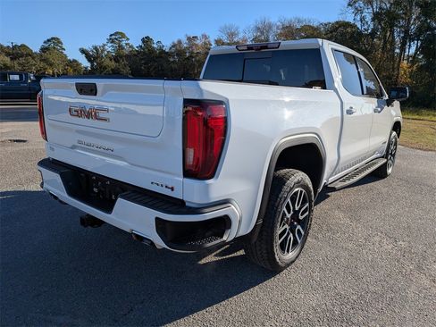 Used 2024 GMC Sierra 1500 AT4 w/ Technology Package image 4