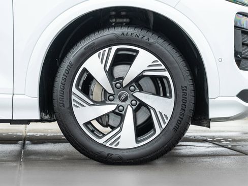 Used 2025 Audi Q6 e-tron Premium Plus w/ Premium Plus image 32