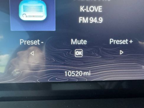 Used 2023 Jeep Grand Cherokee L Laredo image 16