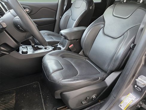 Used 2021 Jeep Cherokee Latitude Lux 80th Anniv w/ Quick Order Package 26U 80TH image 20