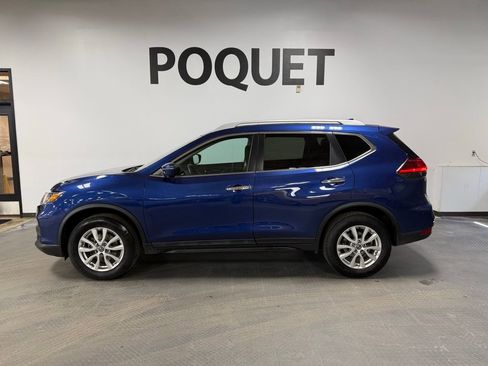 Used 2017 Nissan Rogue SV image 1