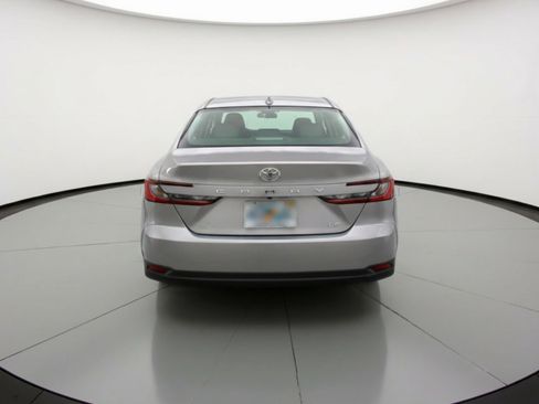 Used 2025 Toyota Camry LE image 7