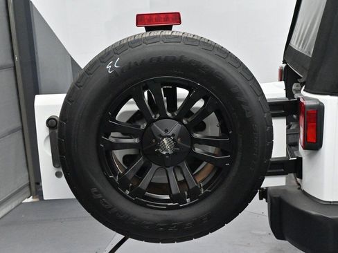Used 2015 Jeep Wrangler Unlimited Sport w/ Quick Order Package 24S AWD/4WD image 30