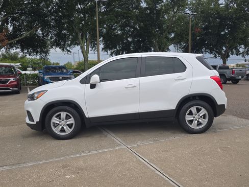 Used 2021 Chevrolet Trax LS FWD image 5