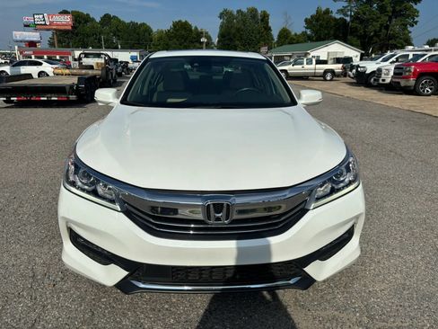 Used 2017 Honda Accord EX-L image 8