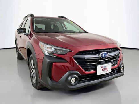 Used 2025 Subaru Outback Premium AWD/4WD image 1