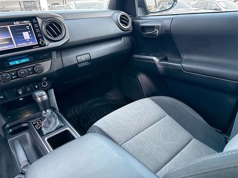 Used 2021 Toyota Tacoma TRD Sport image 26