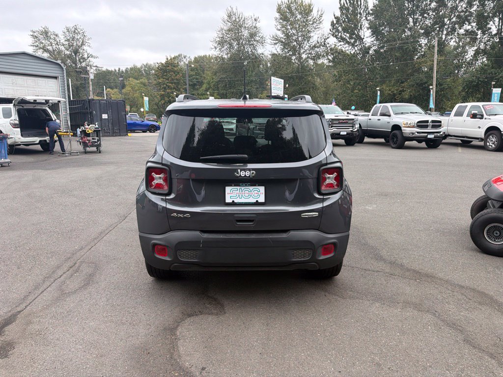 Used 2022 Jeep Renegade Latitude AWD/4WD image 4