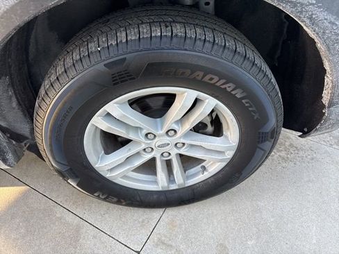 Used 2024 Ford Explorer XLT w/ Equipment Group 202A image 12