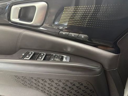 Used 2025 Kia Carnival SX Prestige FWD image 34