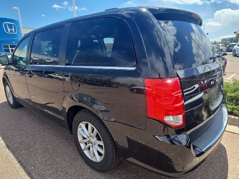 Used 2018 Dodge Grand Caravan SXT FWD image 11