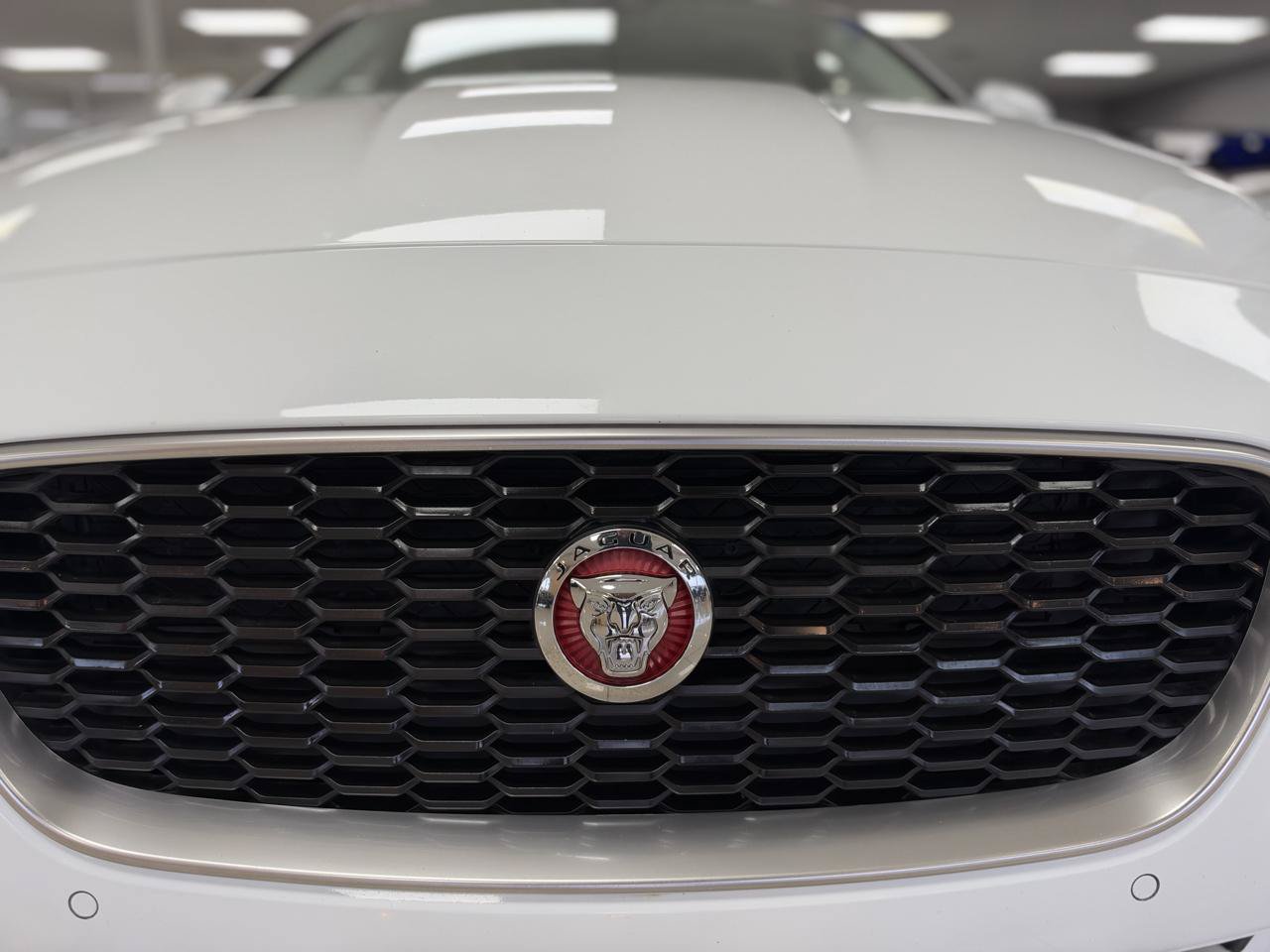 Used 2020 Jaguar XE S RWD image 32