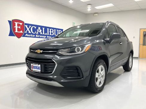 Used 2018 Chevrolet Trax LT w/ LT Convenience Package image 7