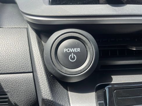 Used 2024 Toyota Prius LE FWD image 18