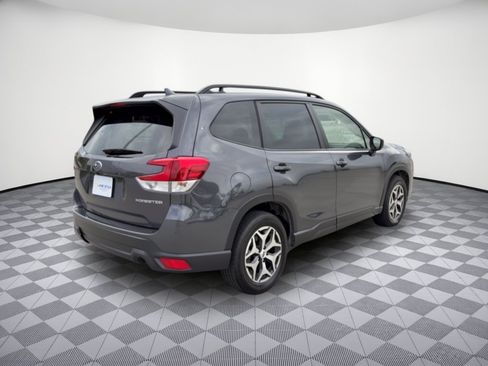 Used 2023 Subaru Forester Premium AWD/4WD image 9