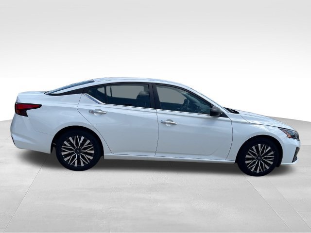 Certified 2025 Nissan Altima 2.5 SV FWD image 6