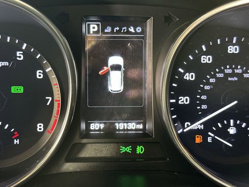 Used 2017 Hyundai Santa Fe Sport image 19