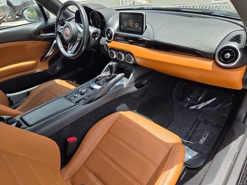 Used 2018 FIAT 124 Spider Lusso w/ Convenience Group RWD image 16