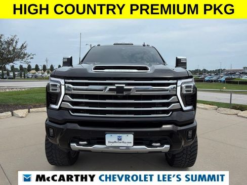 Used 2025 Chevrolet Silverado 2500 High Country w/ High Country Premium Package AWD/4WD image 3