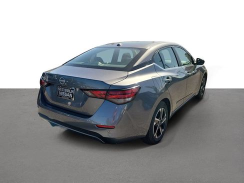 Used 2025 Nissan Sentra SV FWD image 3
