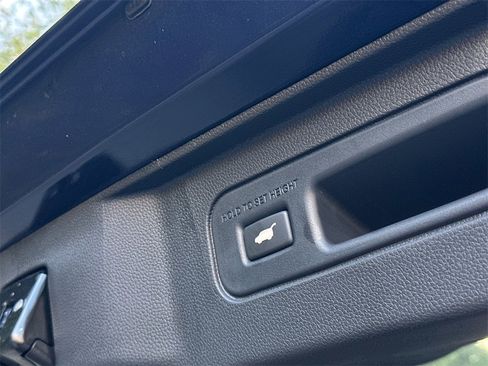 New 2025 Honda Pilot Touring image 8