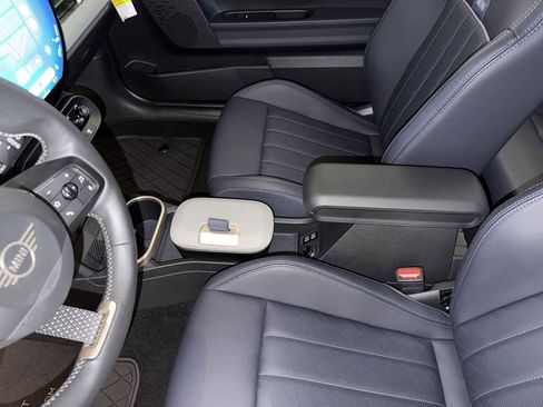 Certified 2025 MINI Cooper S image 18