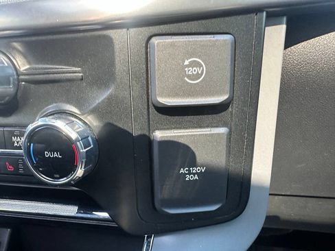 Used 2024 Ford F150 Lariat w/ FX4 Off-Road Package AWD/4WD image 22