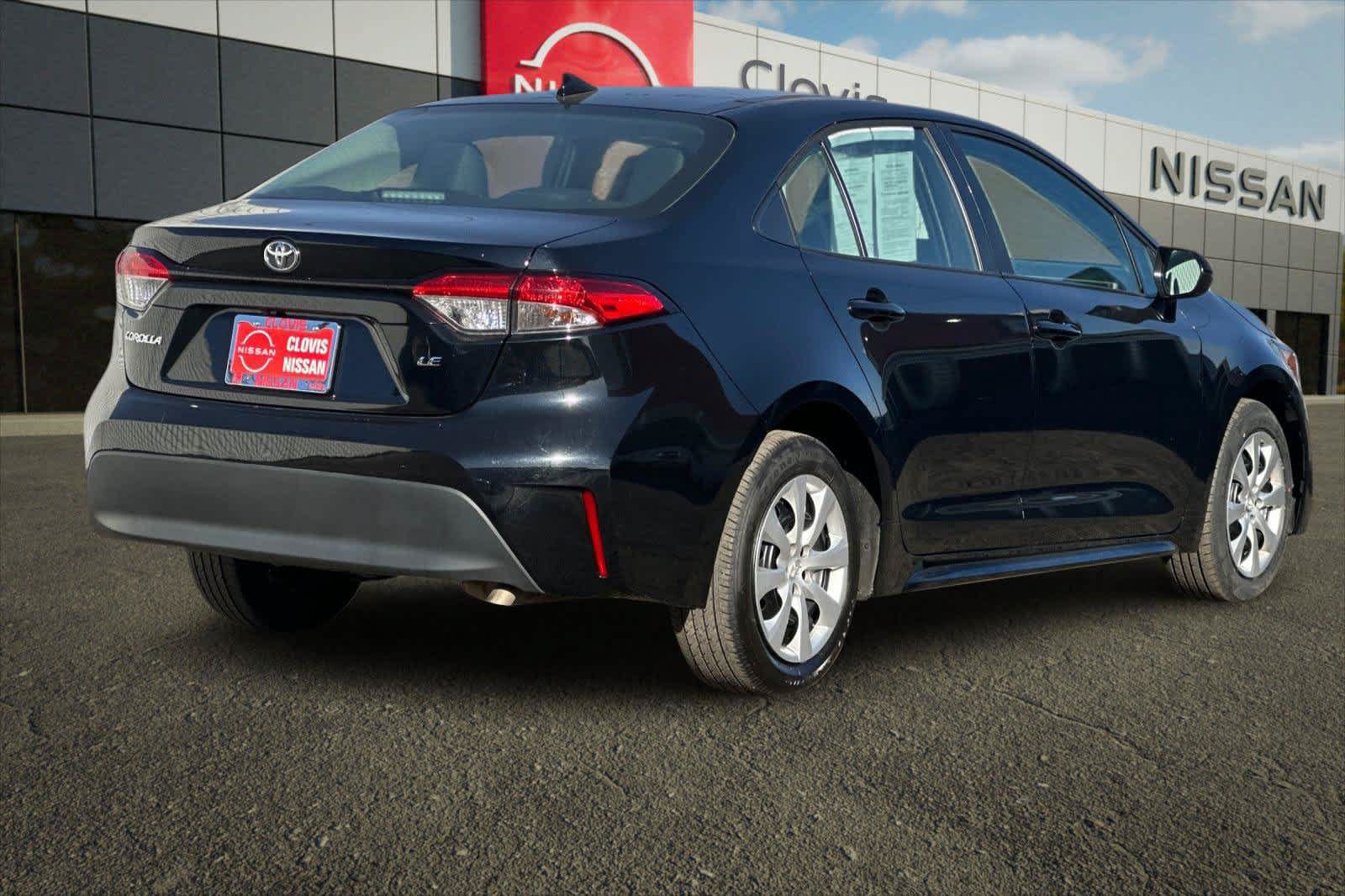 Used 2025 Toyota Corolla LE FWD image 2