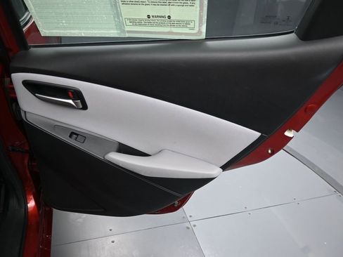 Certified 2019 Toyota Yaris LE image 29